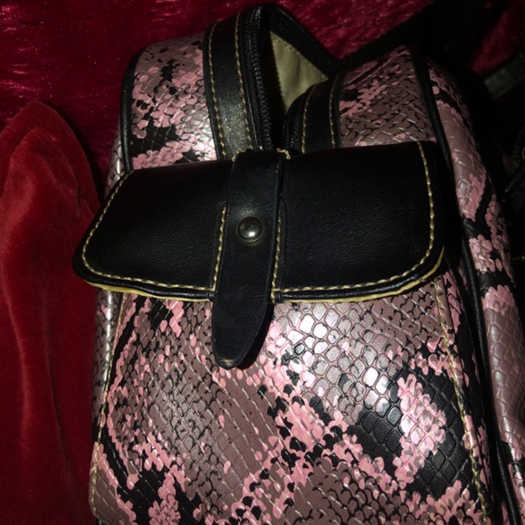 Holiday price drop SALE Nine West Pink Snakeskin Duffel Handbag - Picture 4 of 8